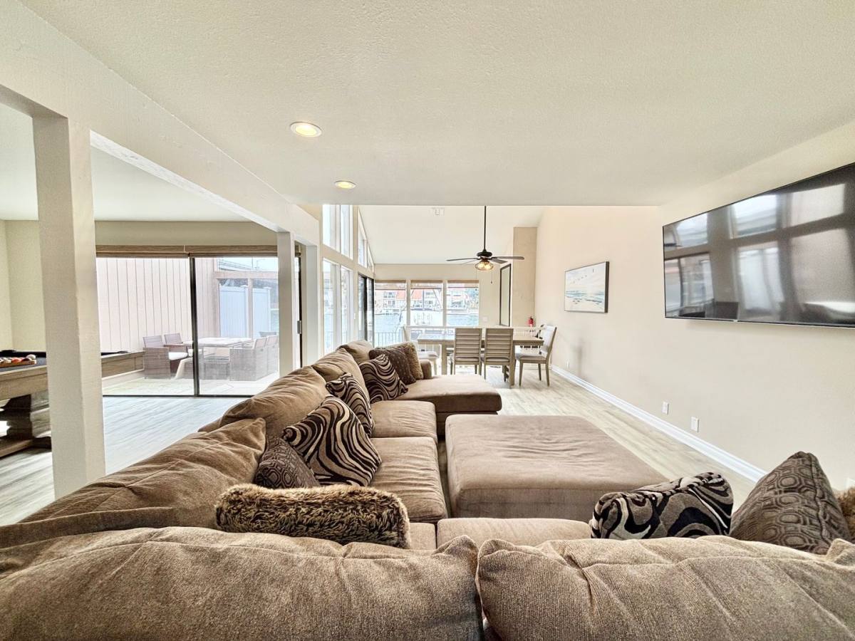 House for rent at 2551 Greencastle Court, Oxnard, CA 93035