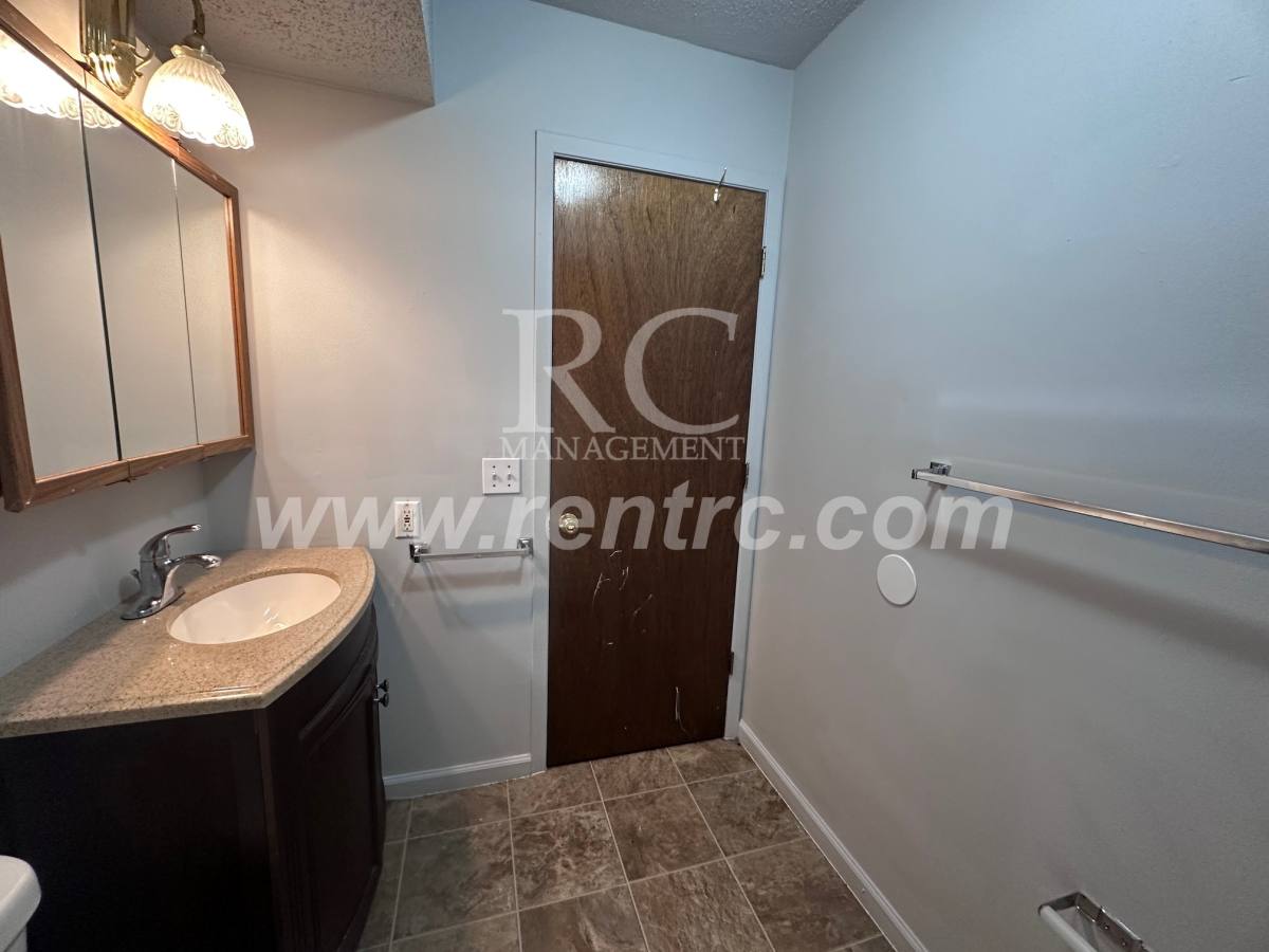 Townhouse for rent at 15986-4 Arrowhead Rd, Danville, IL 61834