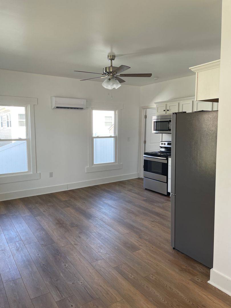Apartment for rent at 102 Academy St, Salem, VA 24153