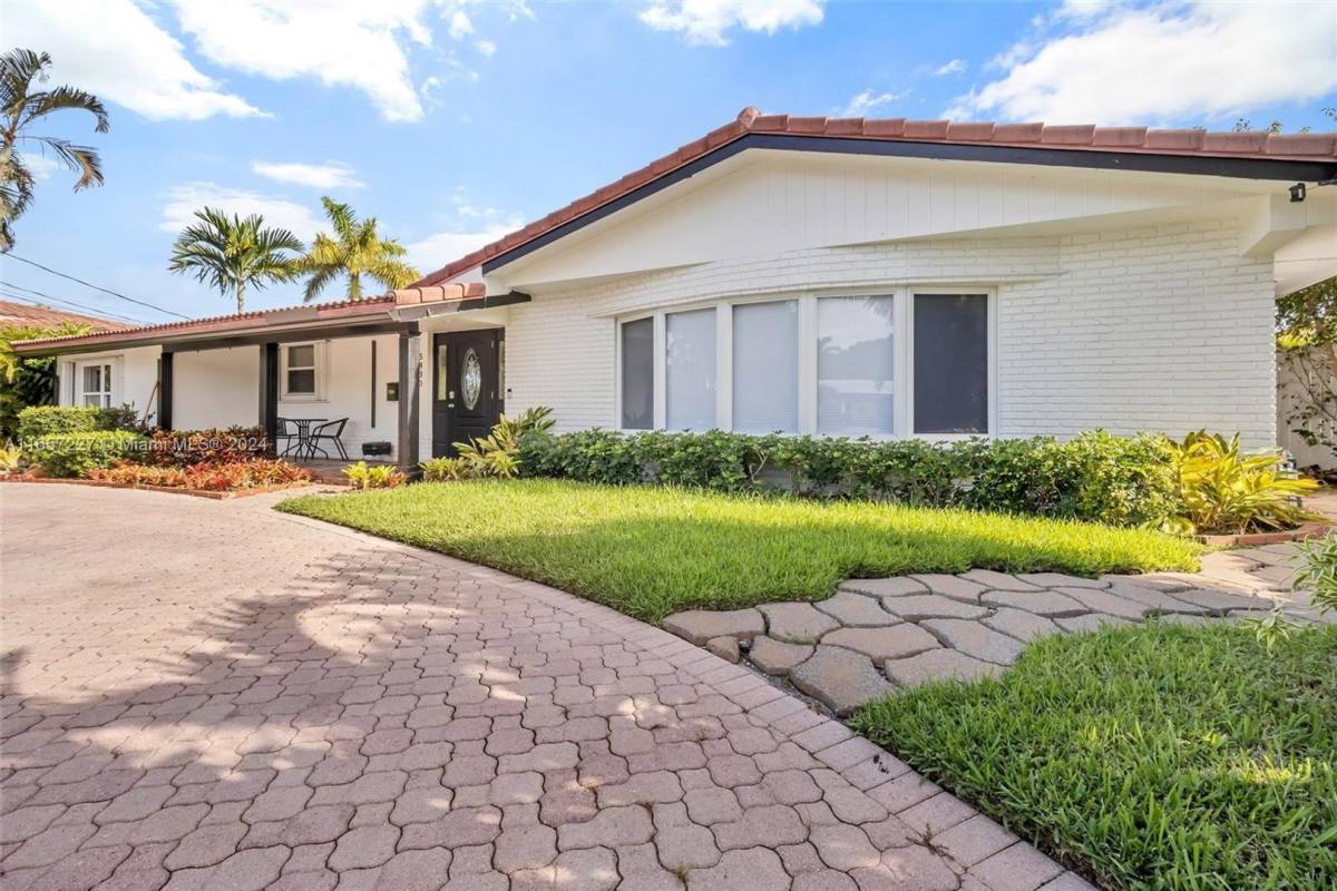House for rent at 5830 NE 14th Rd, Fort Lauderdale, FL 33334