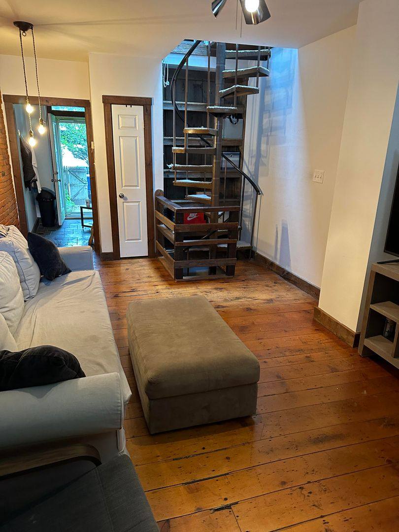 House for rent at 222 W Walnut St, Lancaster, PA 17603
