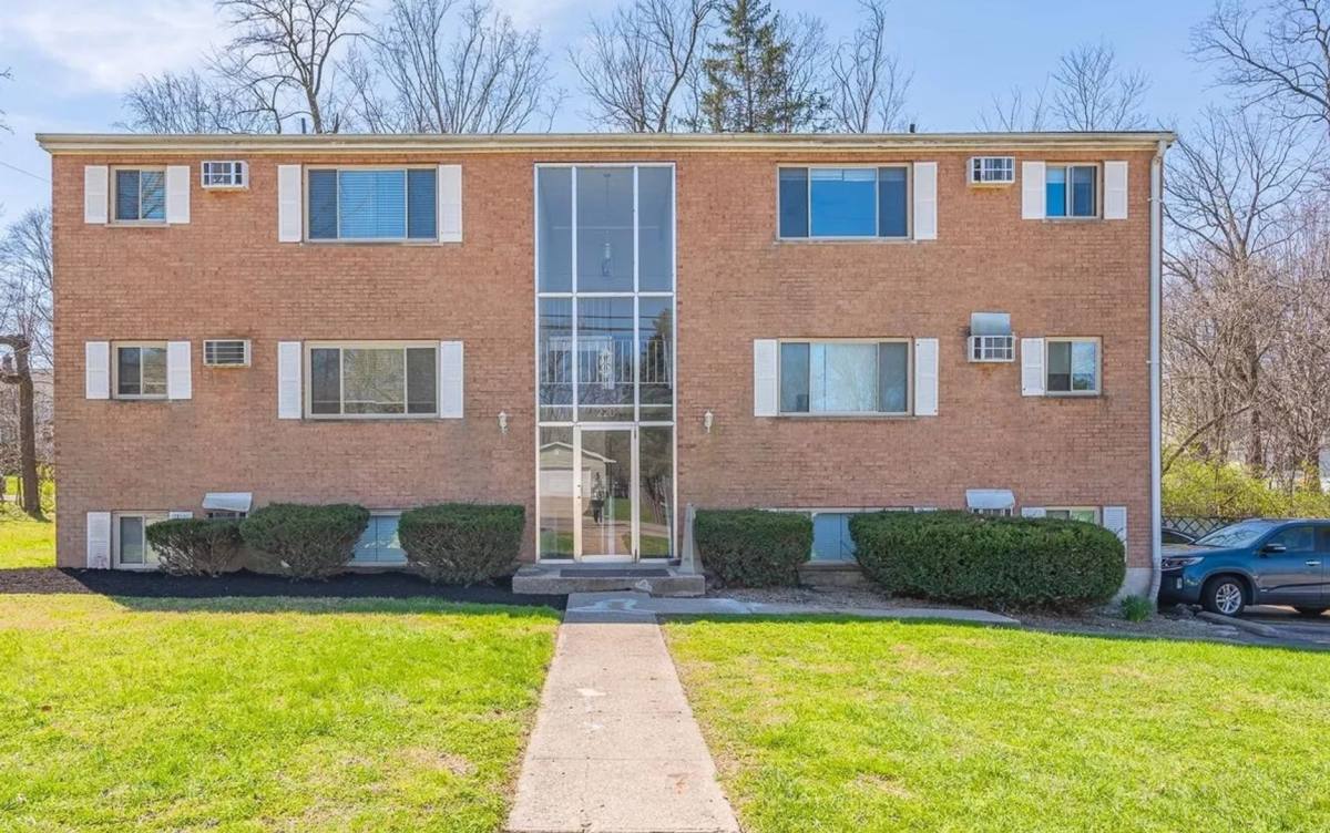 Apartment for rent at 220 Oak St, Loveland, OH 45140