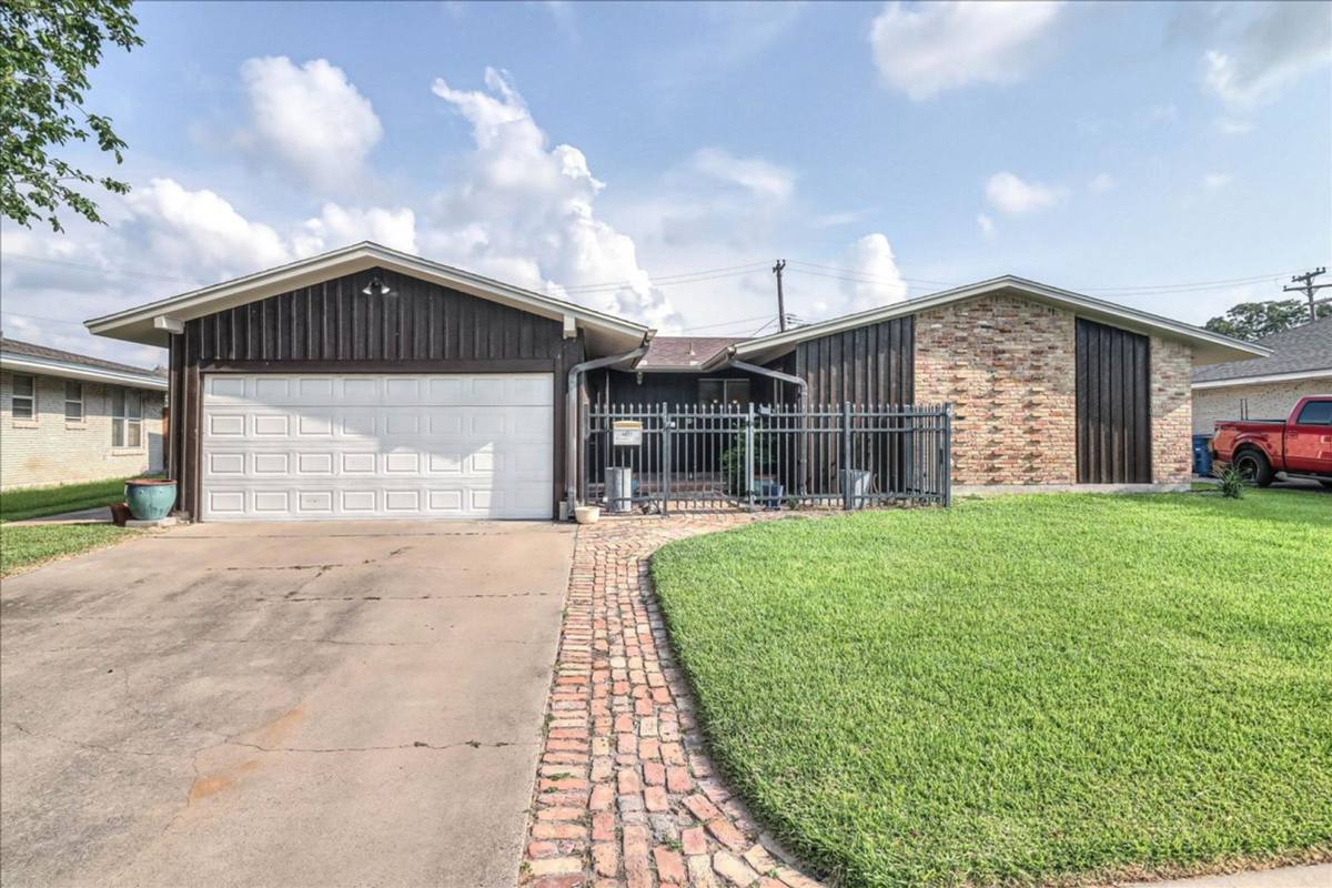 House for rent at 1022 Herndon St, Corpus Christi, TX 78411