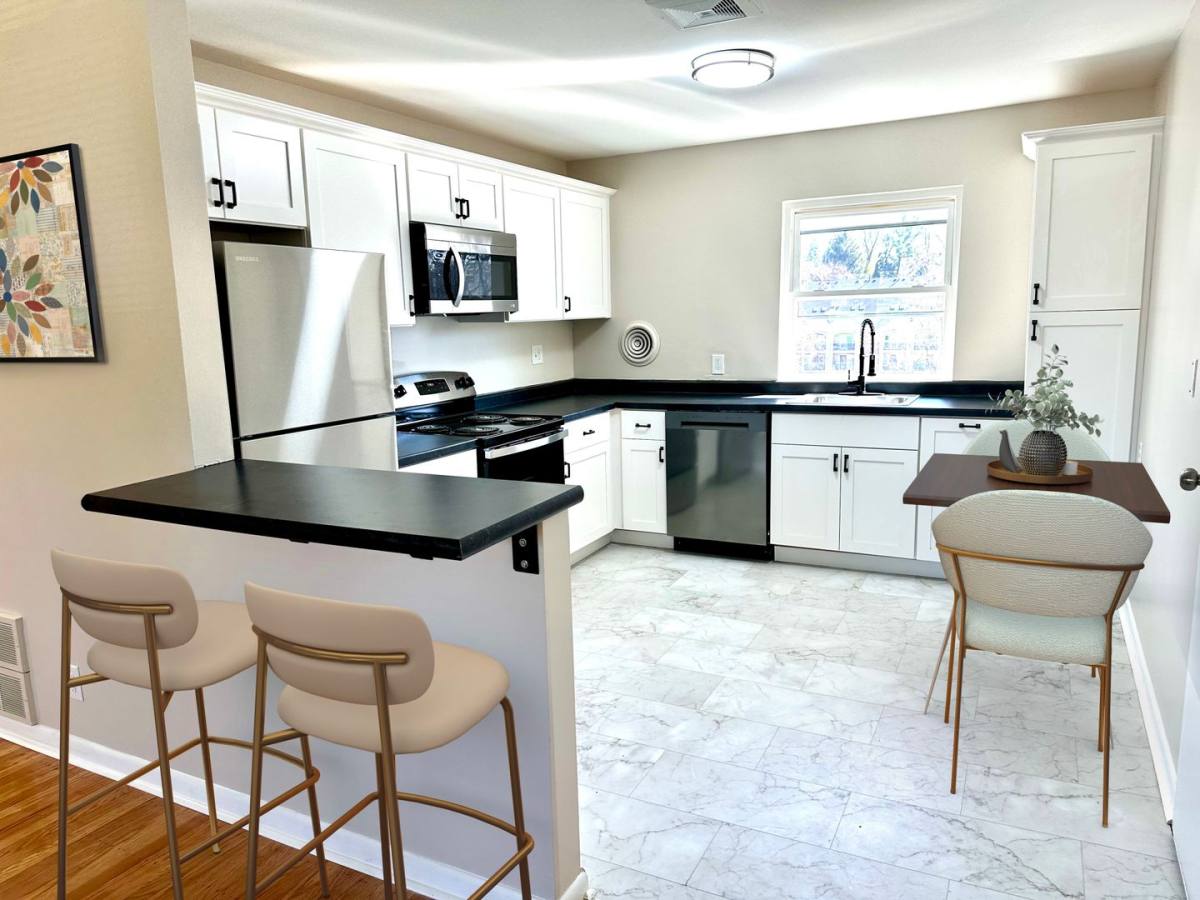 Apartment for rent at 2722 Riedling Dr, Louisville, KY 40206