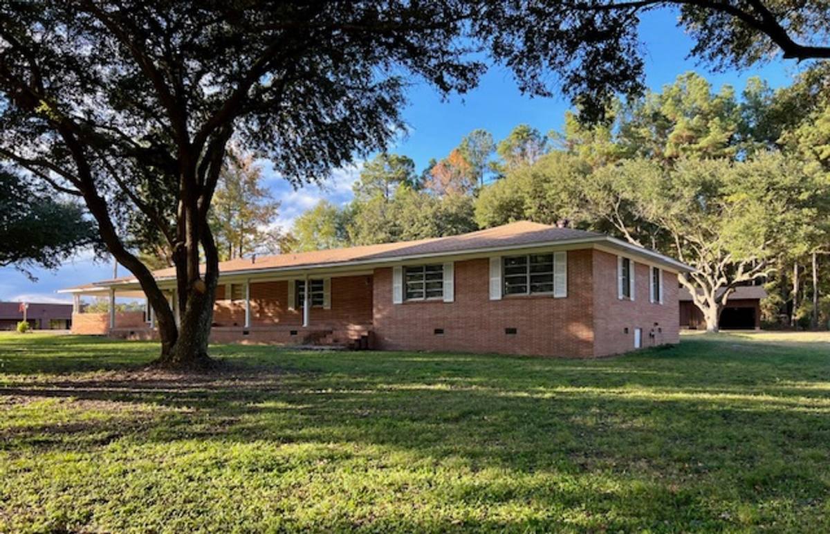 House for rent at 2524 W Hillsboro, El Dorado, AR 71730