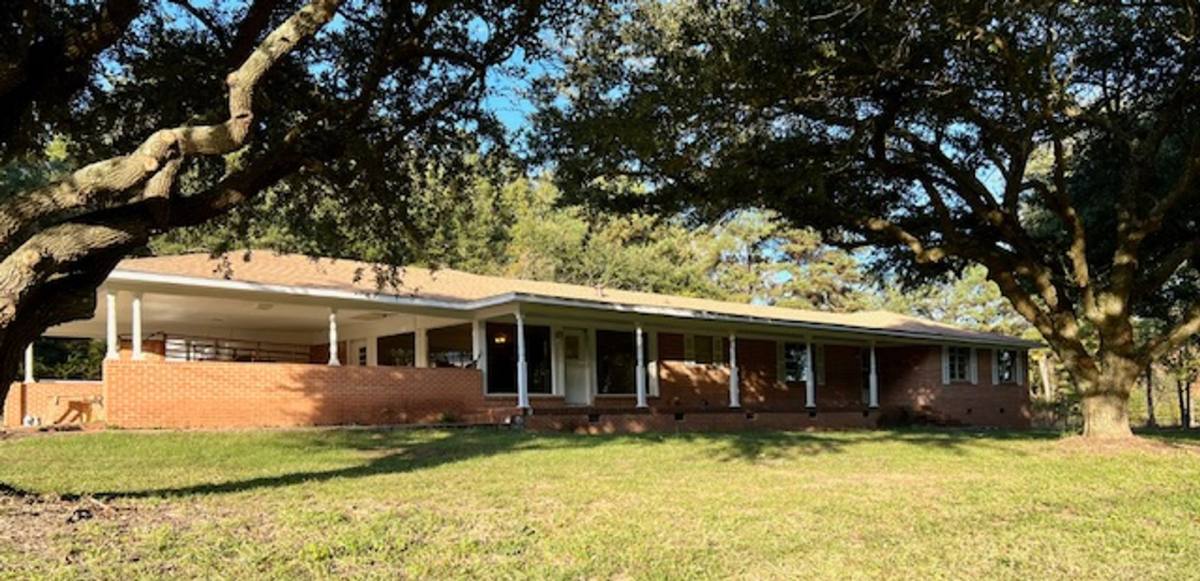 House for rent at 2524 W Hillsboro, El Dorado, AR 71730