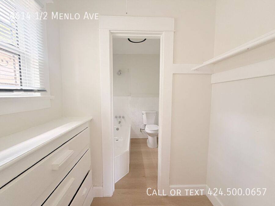 Apartment for rent at 6614 1 2 Menlo Ave, Los Angeles, CA 90044