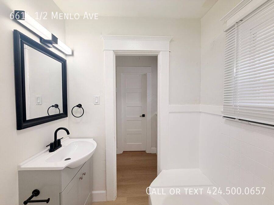 Apartment for rent at 6614 1 2 Menlo Ave, Los Angeles, CA 90044