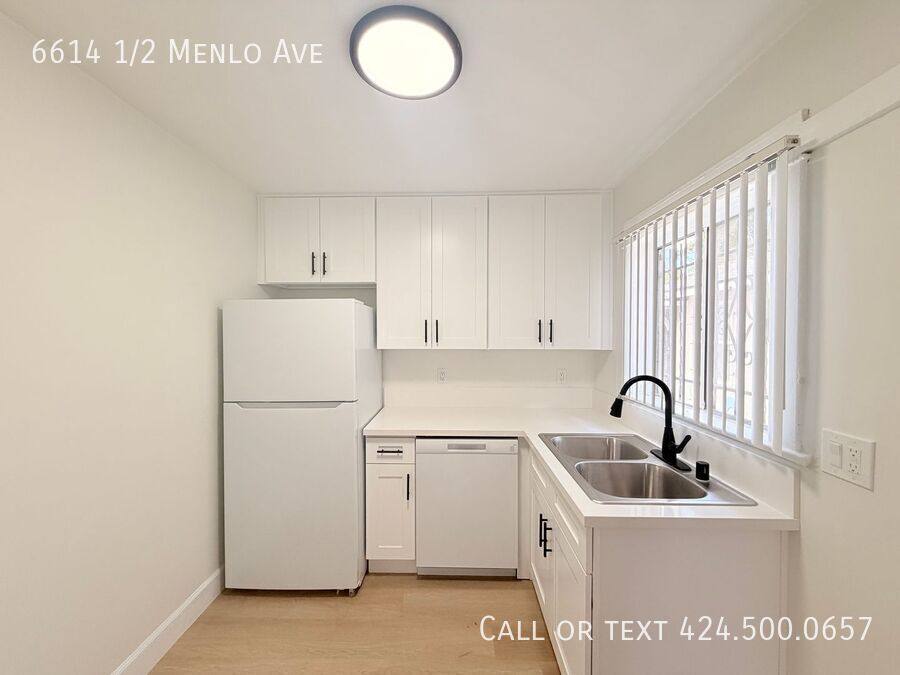 Apartment for rent at 6614 1 2 Menlo Ave, Los Angeles, CA 90044