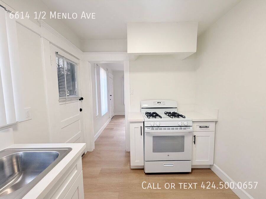 Apartment for rent at 6614 1 2 Menlo Ave, Los Angeles, CA 90044