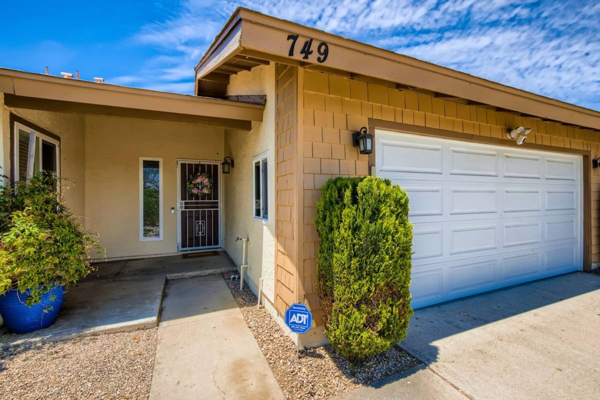 House for rent at 749 Sherwood Dr, Oceanside, CA 92058