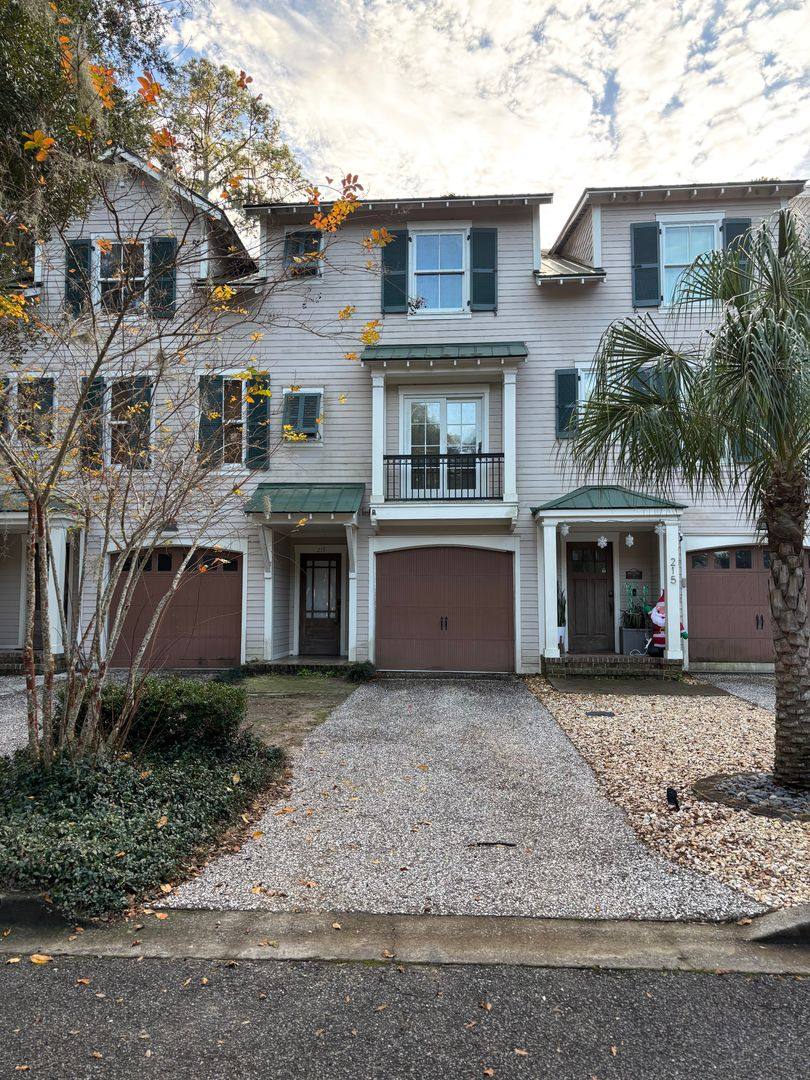 Townhouse for rent at 219 Oyster Point Dr, Midway, GA 31320
