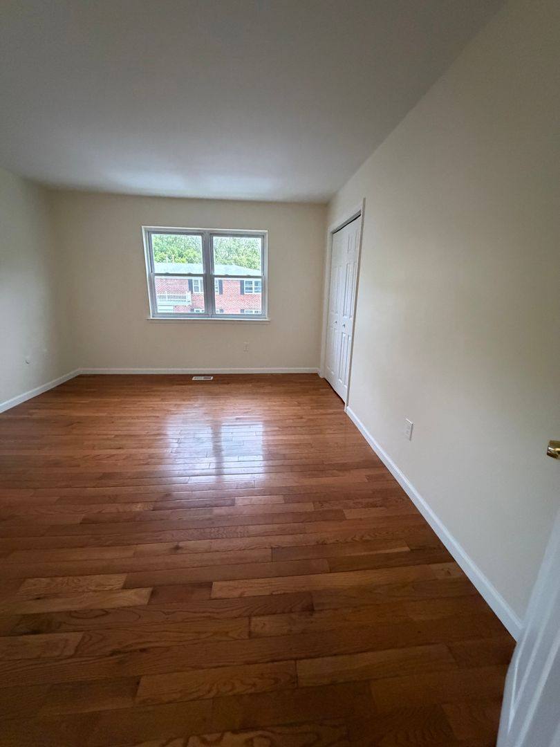 Apartment for rent at 40-91 Fox Hill Dr, Dover, NJ 07801