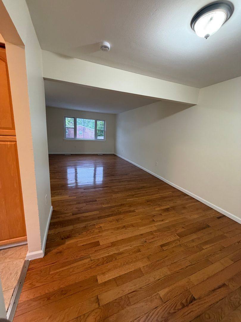 Apartment for rent at 40-91 Fox Hill Dr, Dover, NJ 07801
