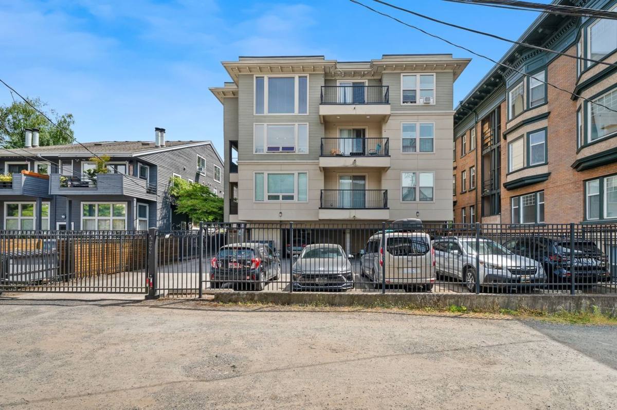 Apartment for rent at 1811 17th Ave, Seattle, WA 98122