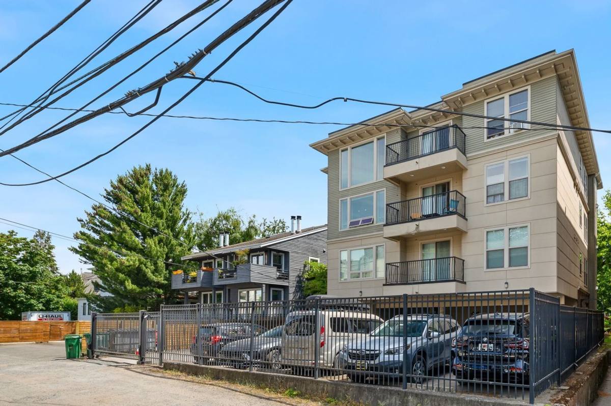 Apartment for rent at 1811 17th Ave, Seattle, WA 98122