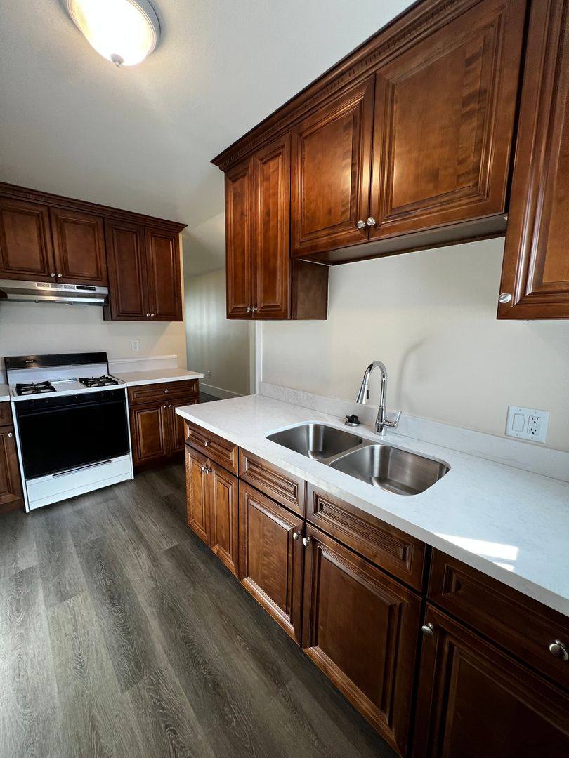 Apartment for rent at 605-609 S Adams St, Glendale, CA 91205