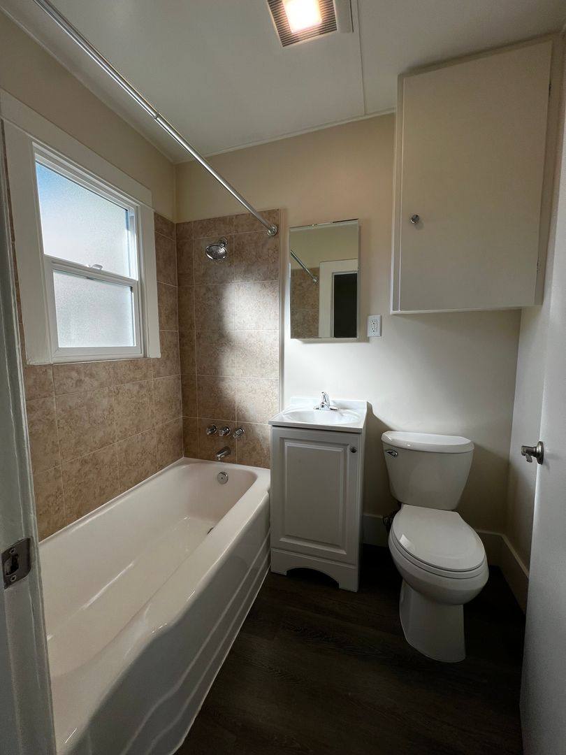 Apartment for rent at 605-609 S Adams St, Glendale, CA 91205
