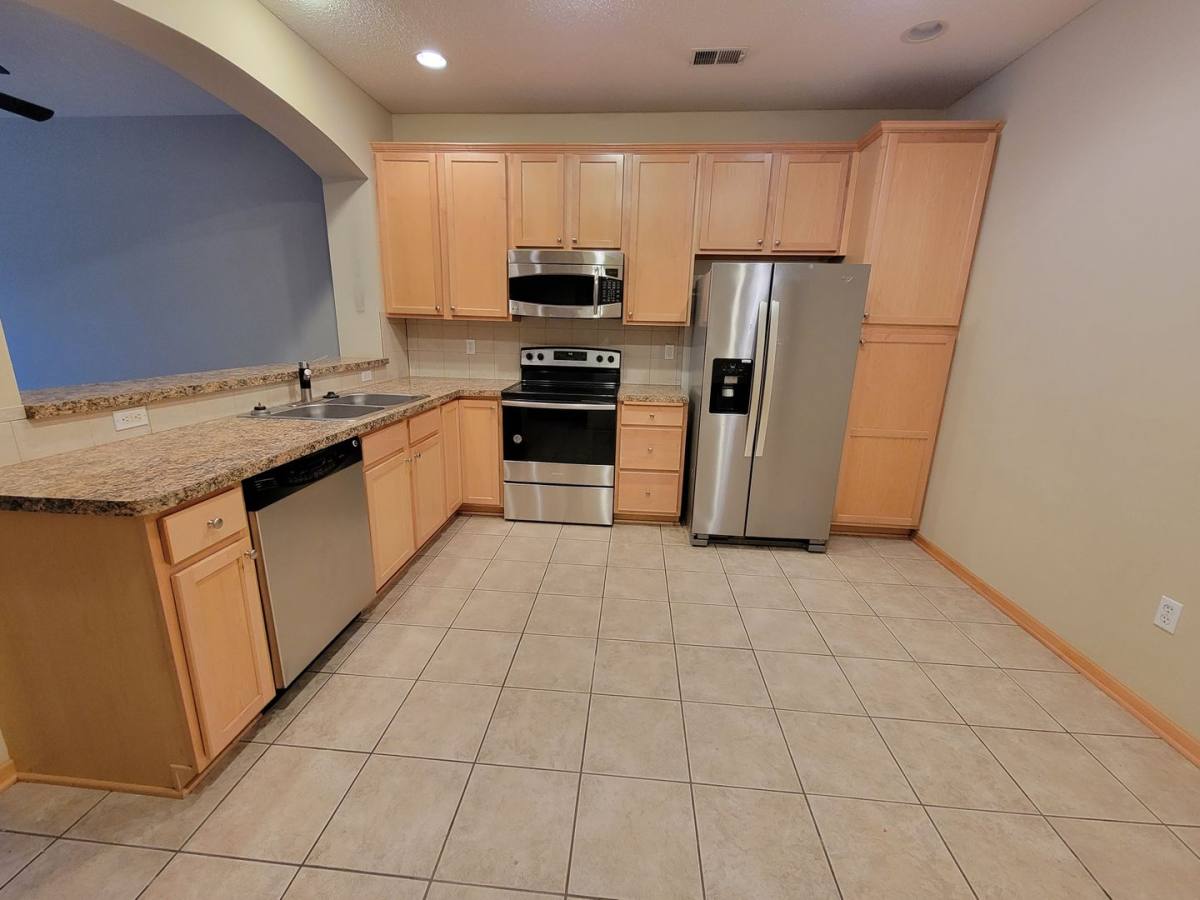 Townhouse for rent at 13805 53rd Ave N, Minneapolis, MN 55446