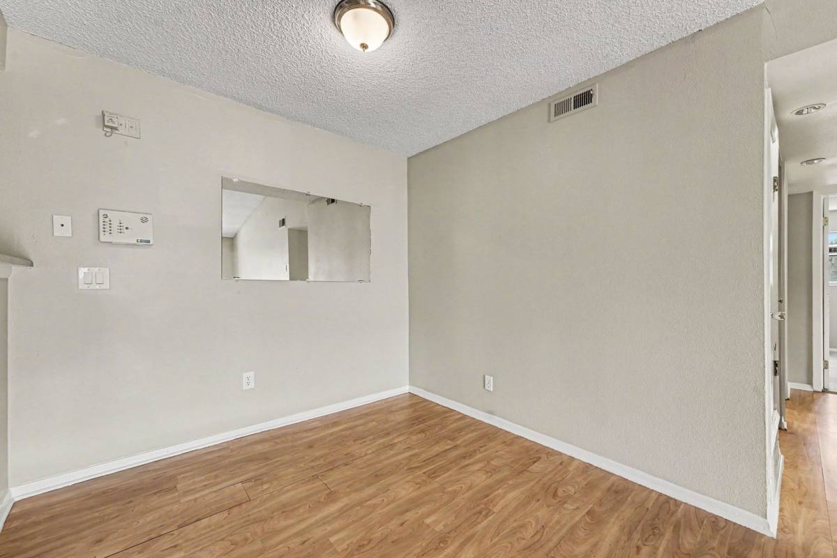Apartment for rent at 902 S Walden St, Aurora, CO 80015