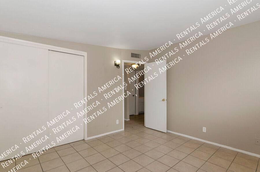 House for rent at 404 E Yavapai Rd, Tucson, AZ 85705