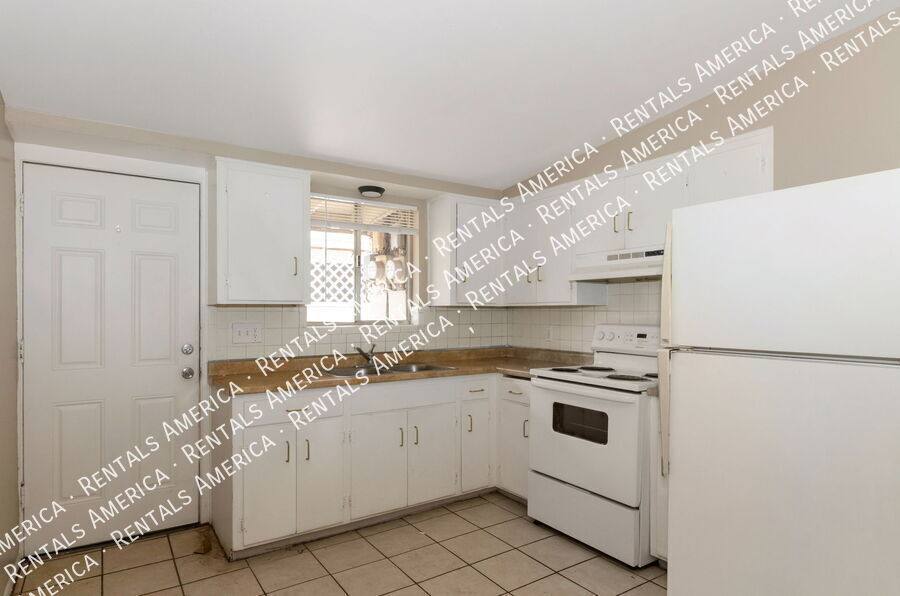 House for rent at 404 E Yavapai Rd, Tucson, AZ 85705
