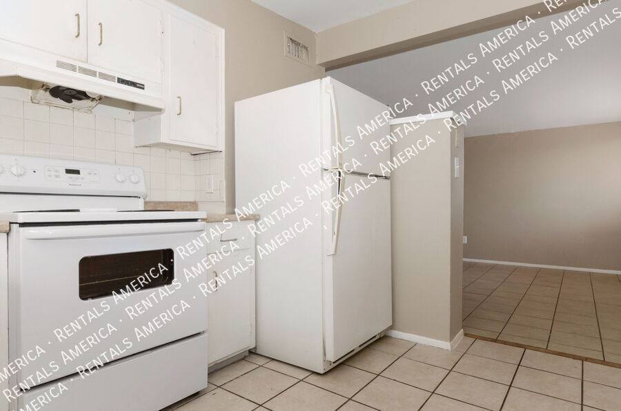 House for rent at 404 E Yavapai Rd, Tucson, AZ 85705