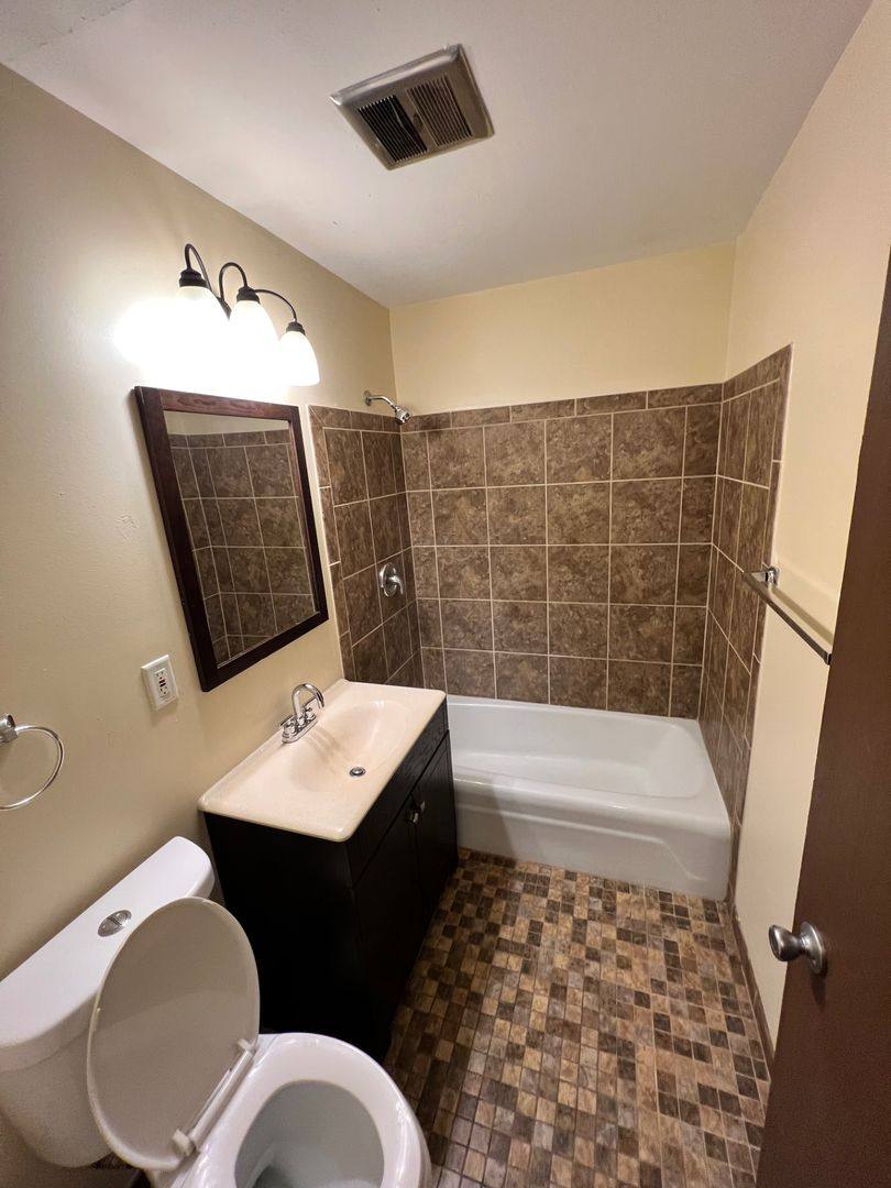 Apartment for rent at 3627-3631 N Rockton Ave, Rockford, IL 61103