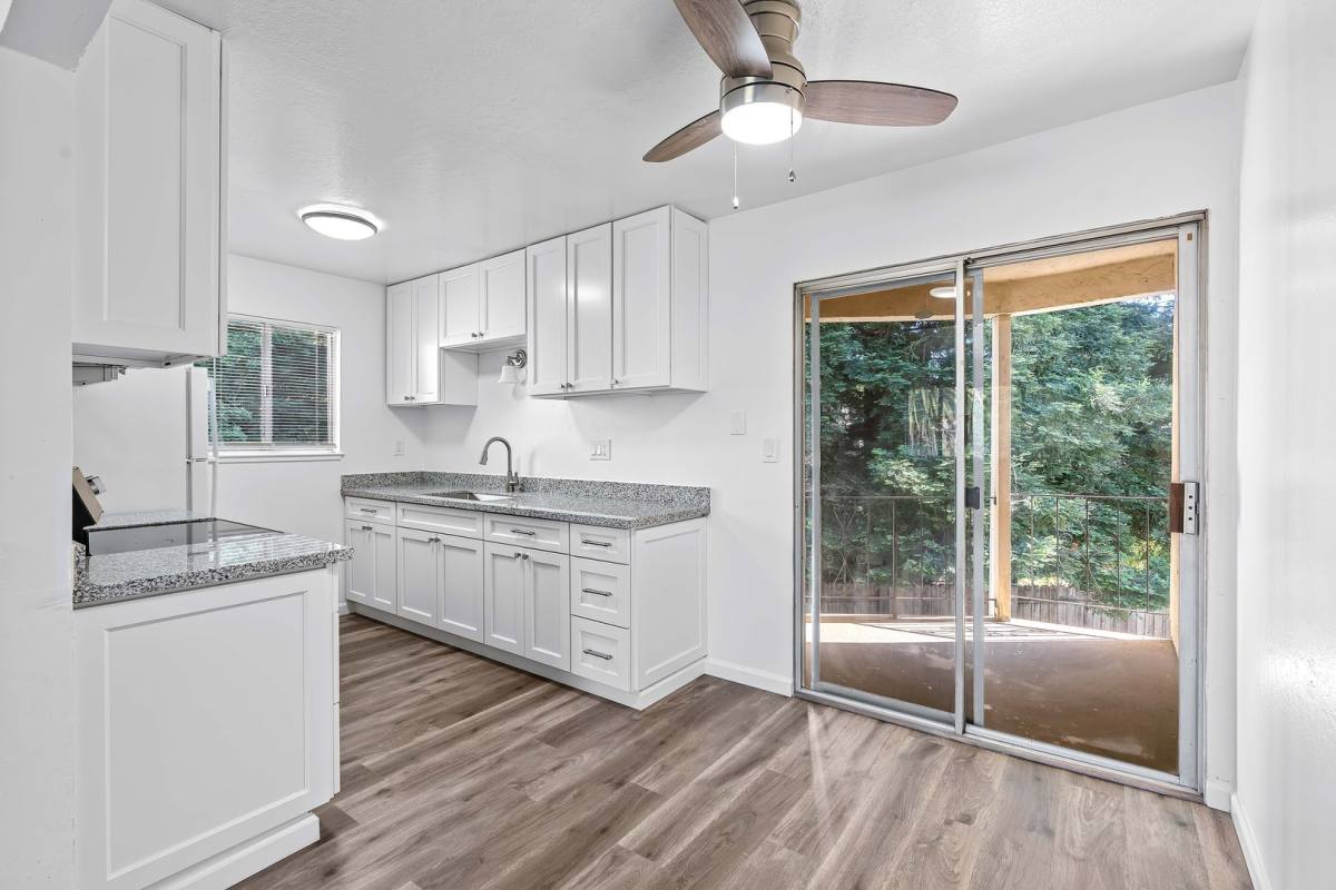 Apartment for rent at 931-939 Golden Gate Dr, Napa, CA 94559