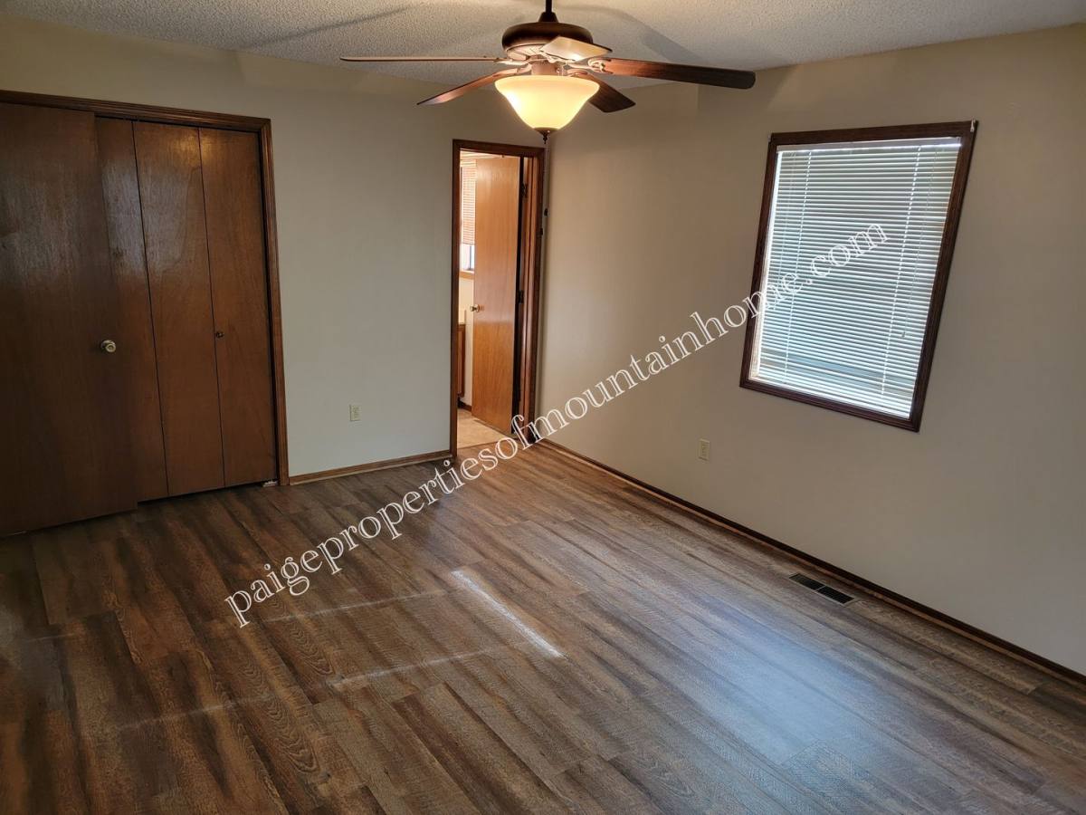 House for rent at 1309 Post Oak Rd, Mountain Home, AR 72653