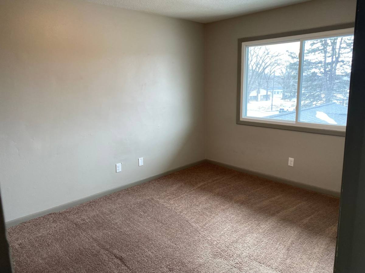Apartment for rent at 900 Elder Lane, Des Moines, IA 50315