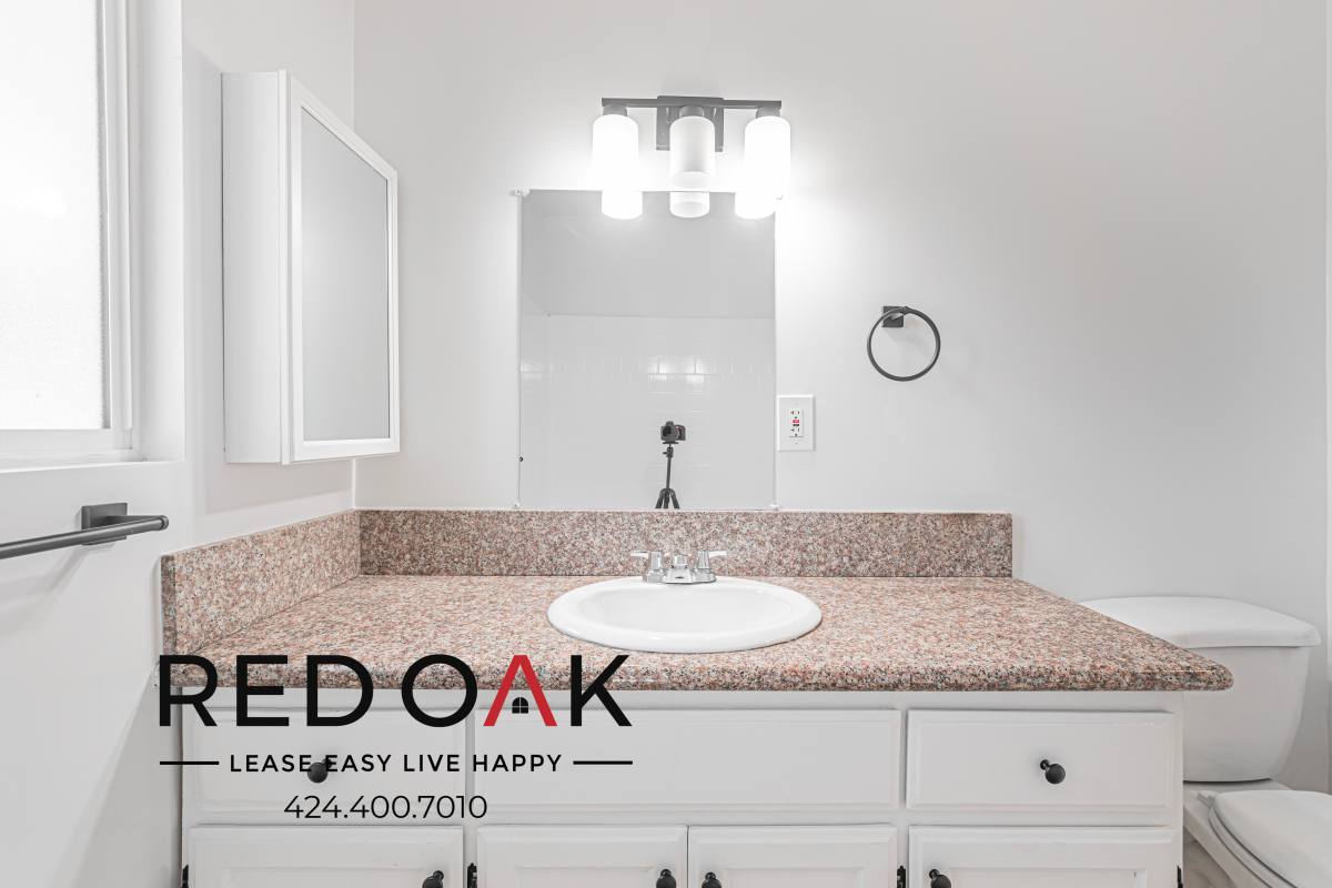 Condo for rent at 3925 Roxanne Ave #19, Los Angeles, CA 90008
