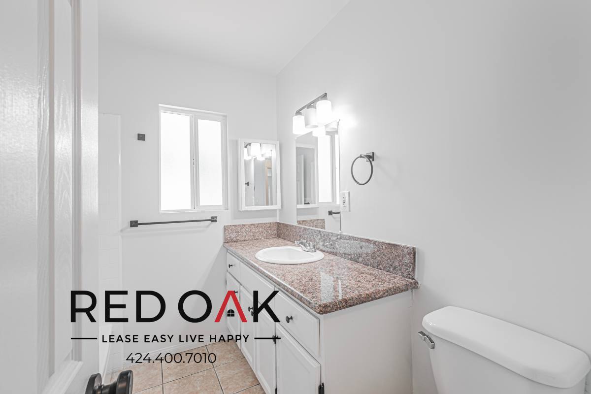 Condo for rent at 3925 Roxanne Ave #19, Los Angeles, CA 90008