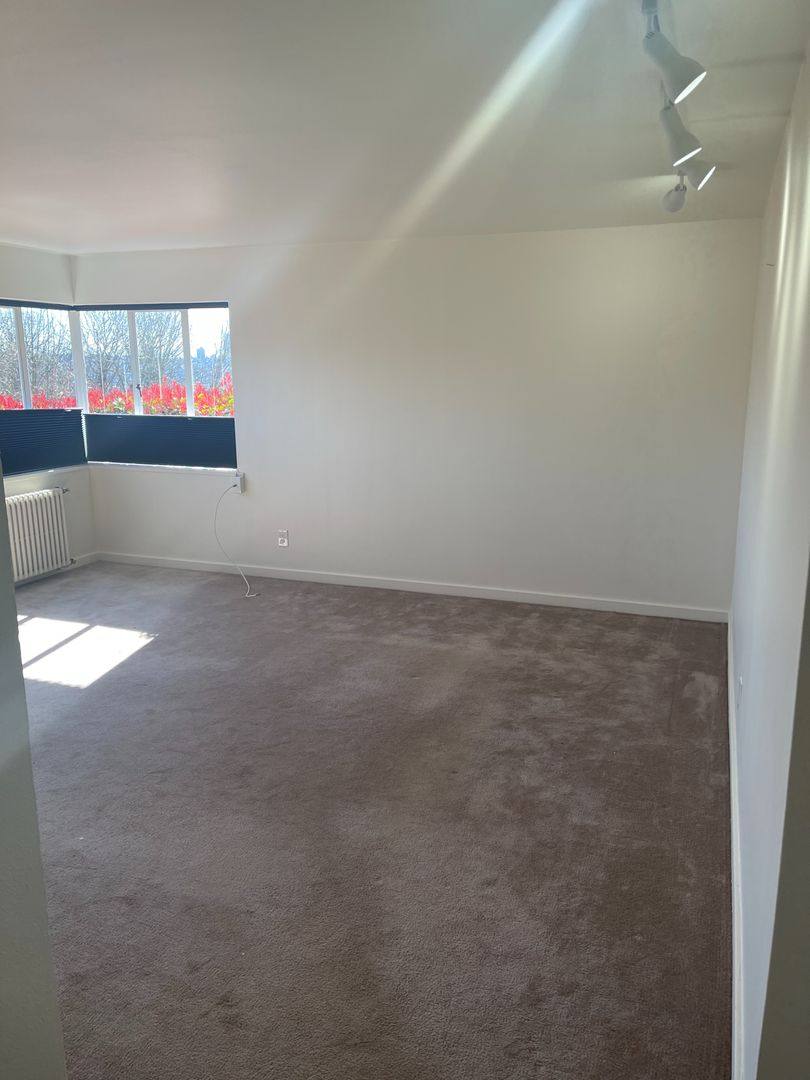 Condo for rent at 1800 Taylor Ave N, Seattle, WA 98109
