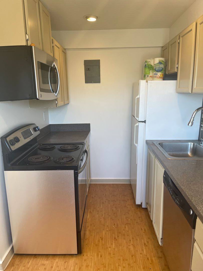 Condo for rent at 1800 Taylor Ave N, Seattle, WA 98109