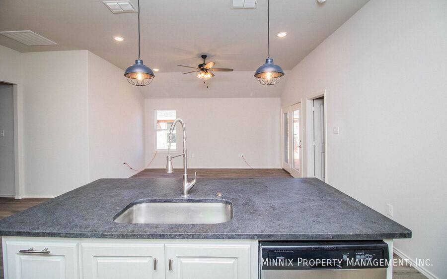 Townhouse for rent at 12008 Essex Ave #B, Lubbock, TX 79424
