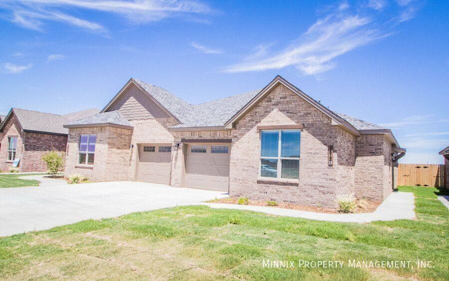 Townhouse for rent at 1609 102nd St #A, Lubbock, TX 79423