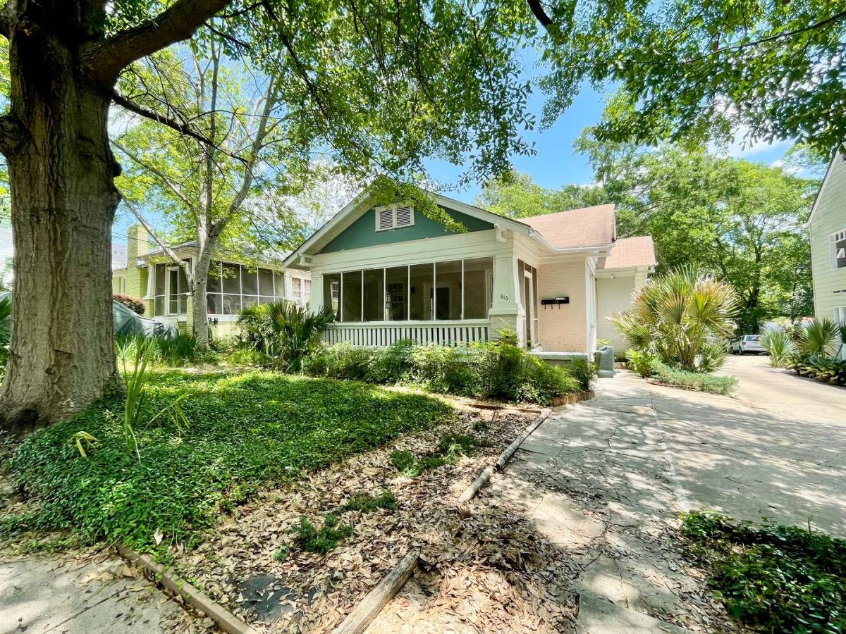 Apartment for rent at 816 Madison St, Jackson, MS 39202