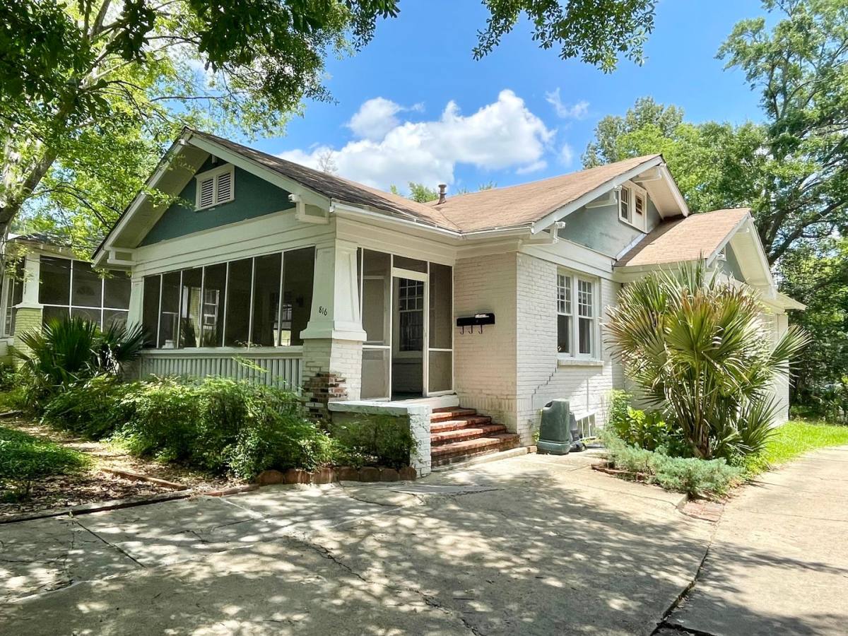 Apartment for rent at 816 Madison St, Jackson, MS 39202
