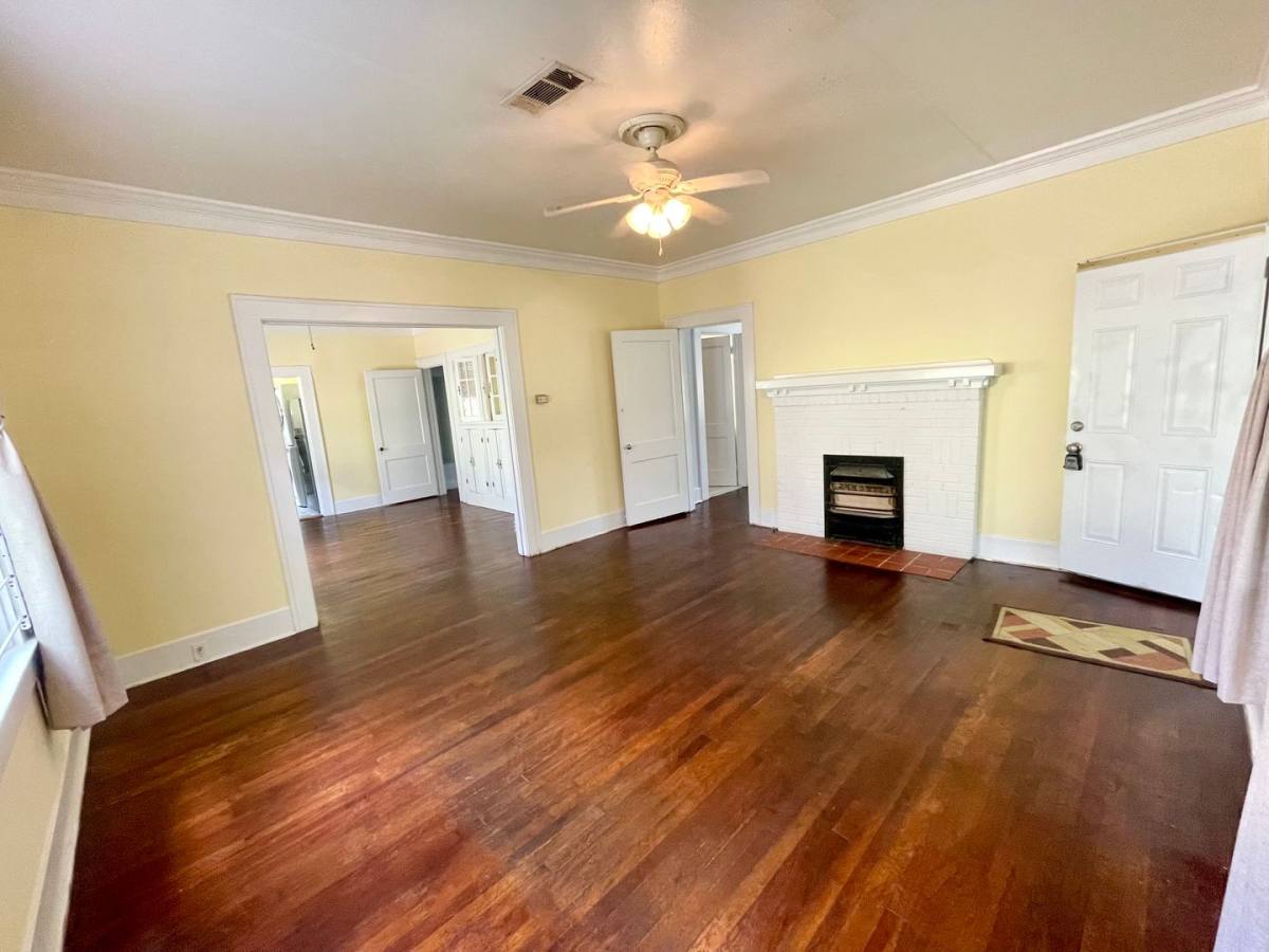 Apartment for rent at 816 Madison St, Jackson, MS 39202