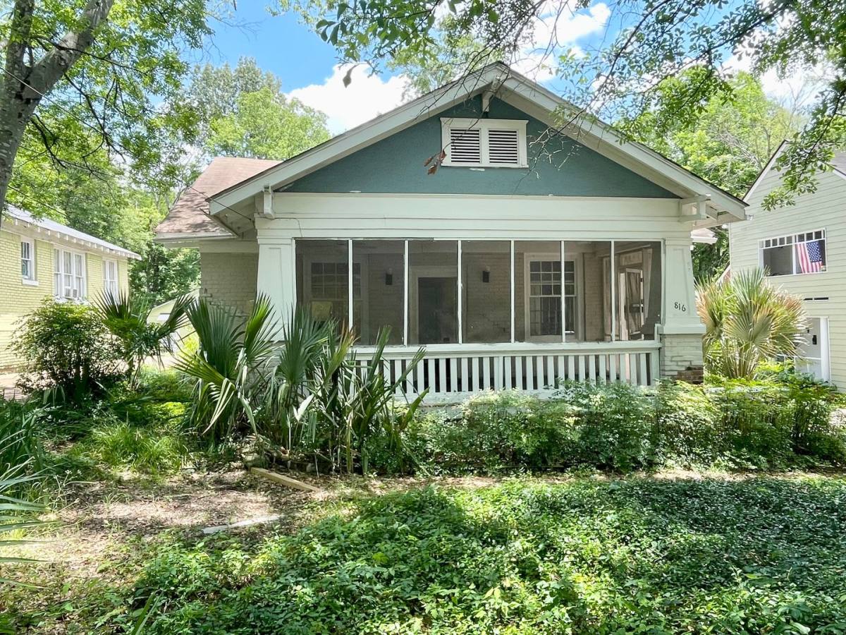 Apartment for rent at 816 Madison St, Jackson, MS 39202