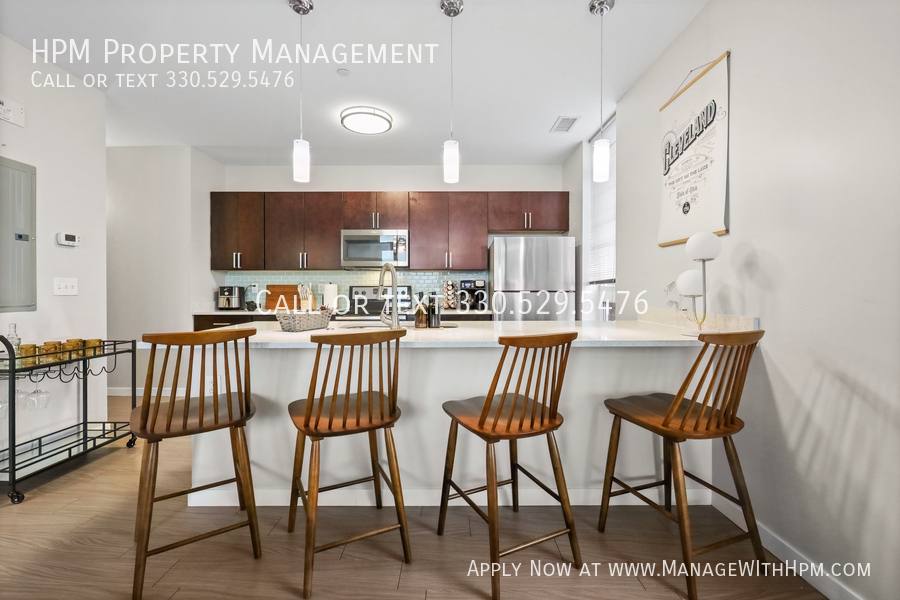 Apartment for rent at 3219 Detroit Ave #605, Cleveland, OH 44113