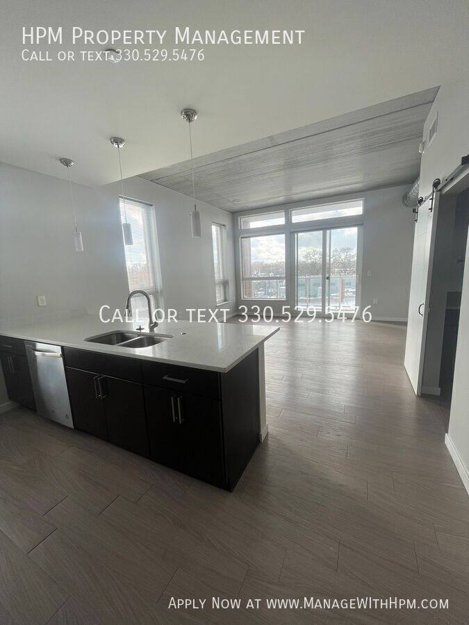 Apartment for rent at 3219 Detroit Ave #605, Cleveland, OH 44113