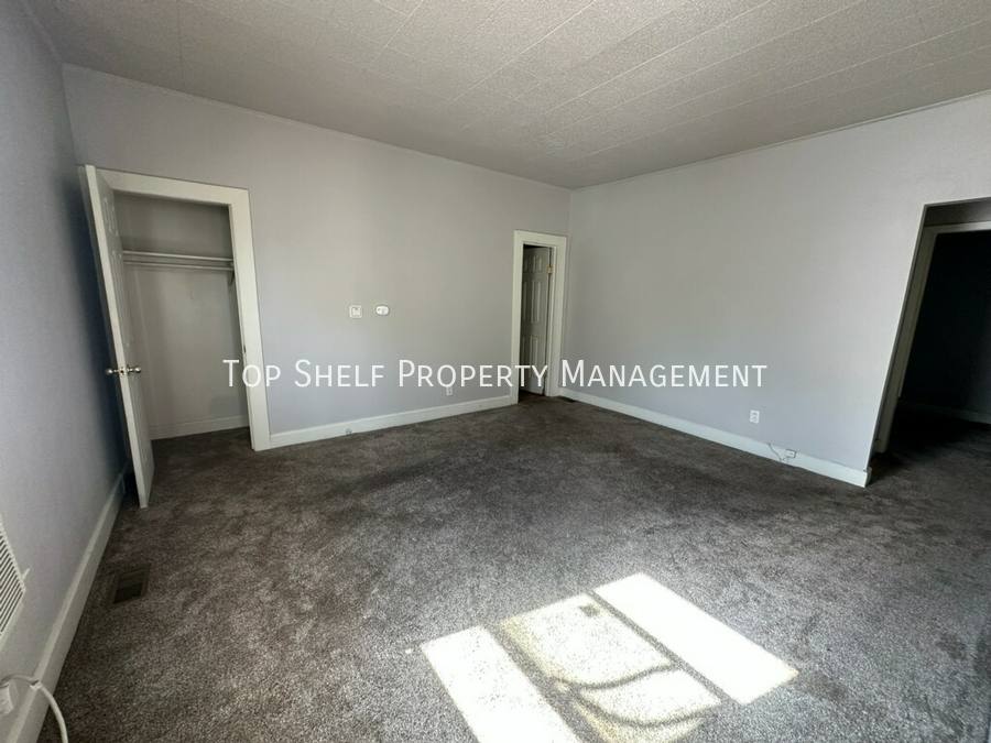 Apartment for rent at 1438 9th St #1, Des Moines, IA 50314