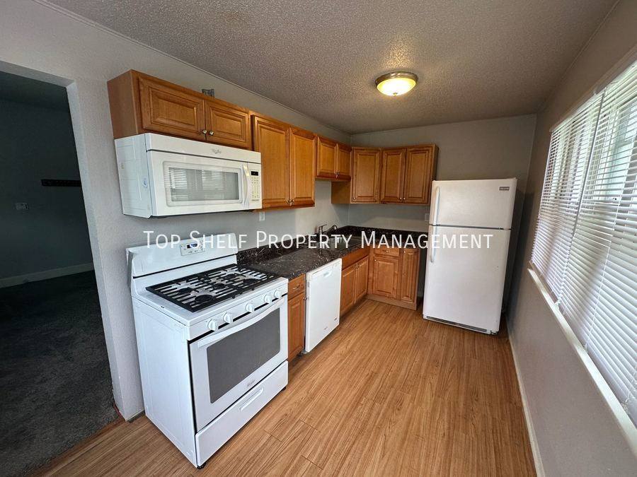 Apartment for rent at 1438 9th St #1, Des Moines, IA 50314