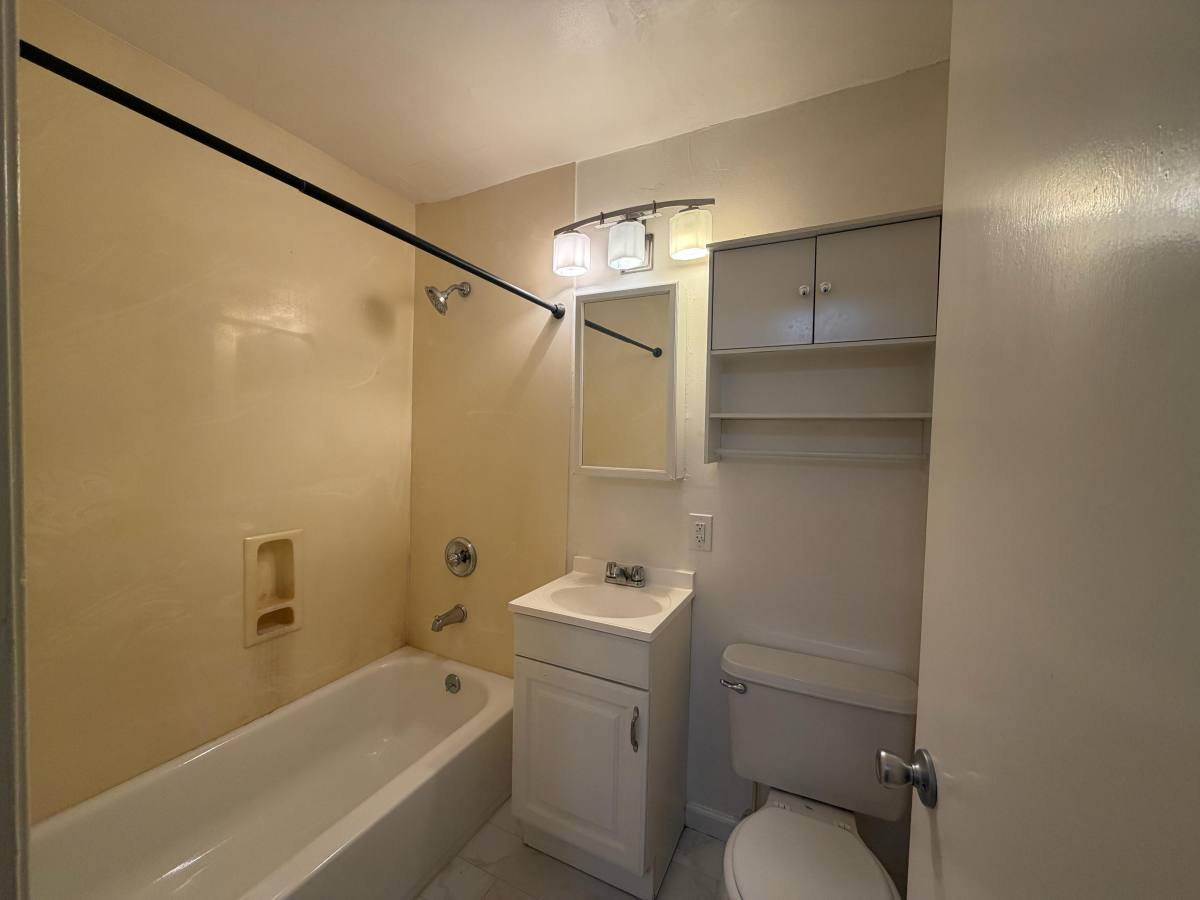 Apartment for rent at 2210 San Jose Ave #A, Alameda, CA 94501