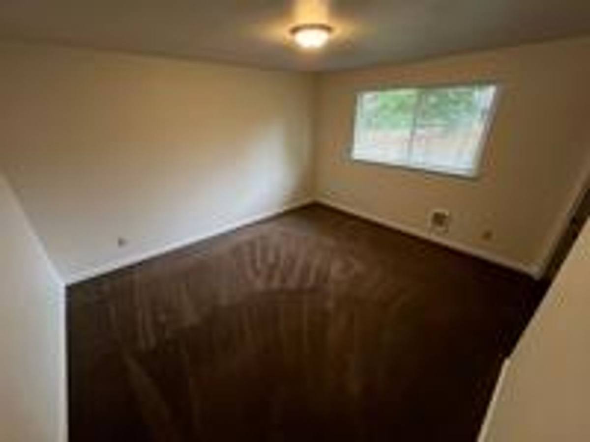 Townhouse for rent at 3996 Linn Ave SE, Albany, OR 97322