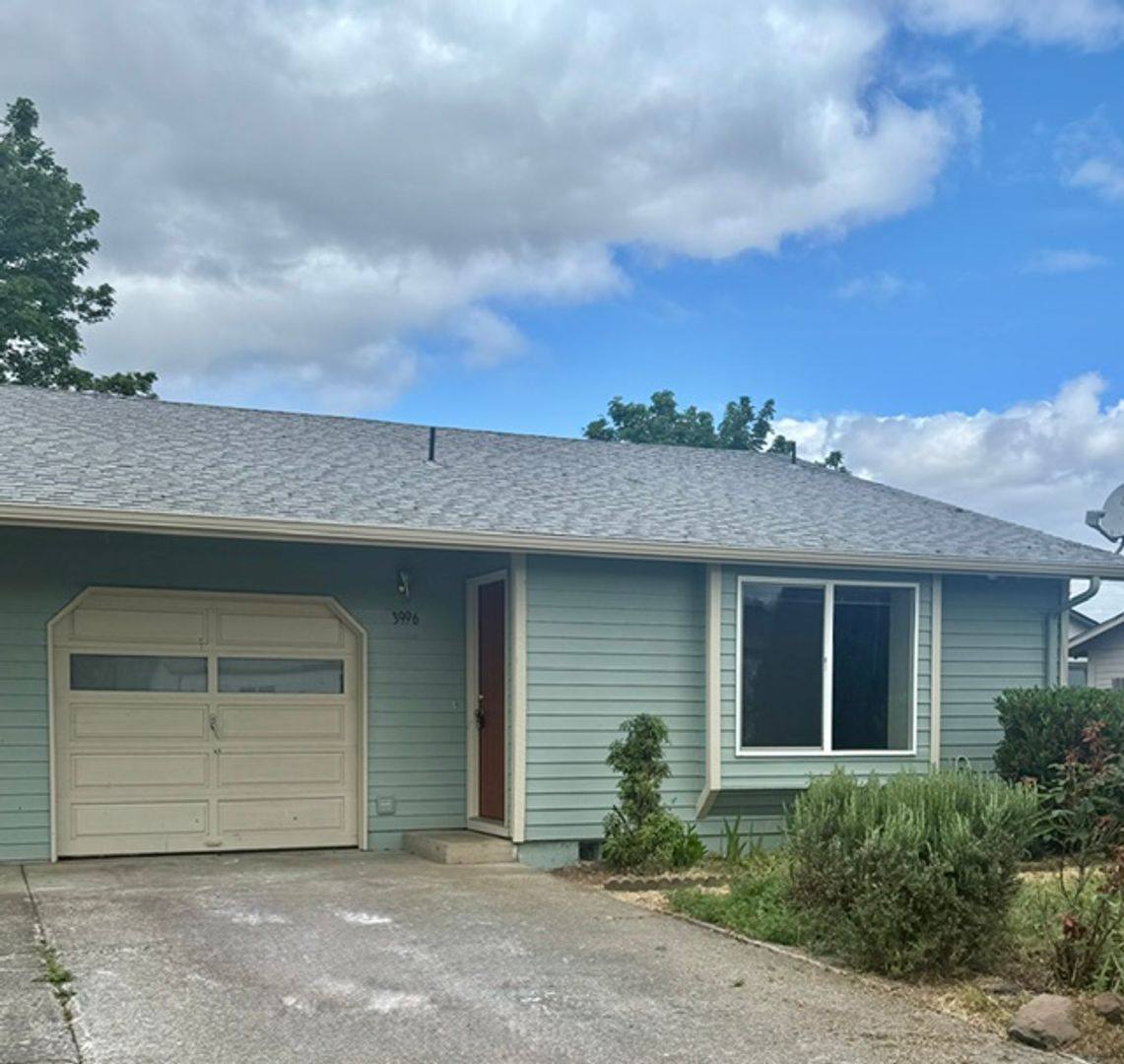 Townhouse for rent at 3996 Linn Ave SE, Albany, OR 97322