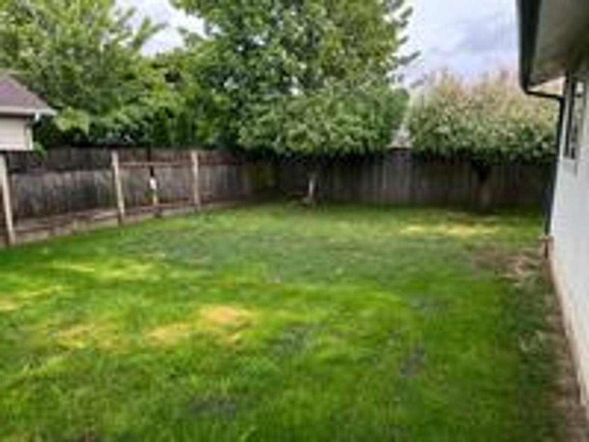 Townhouse for rent at 3996 Linn Ave SE, Albany, OR 97322