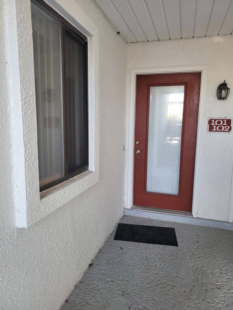 Apartment for rent at 8730 Thomas Dr, Panama City, FL 32408